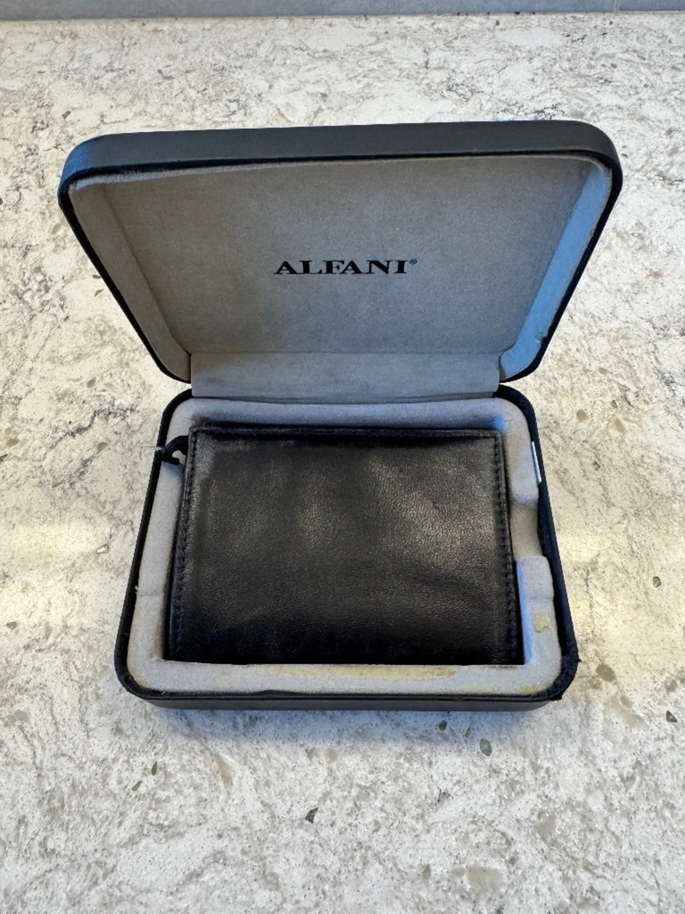 Vintage Mens Alfani Trifold Black Wallet Leather designed modern style